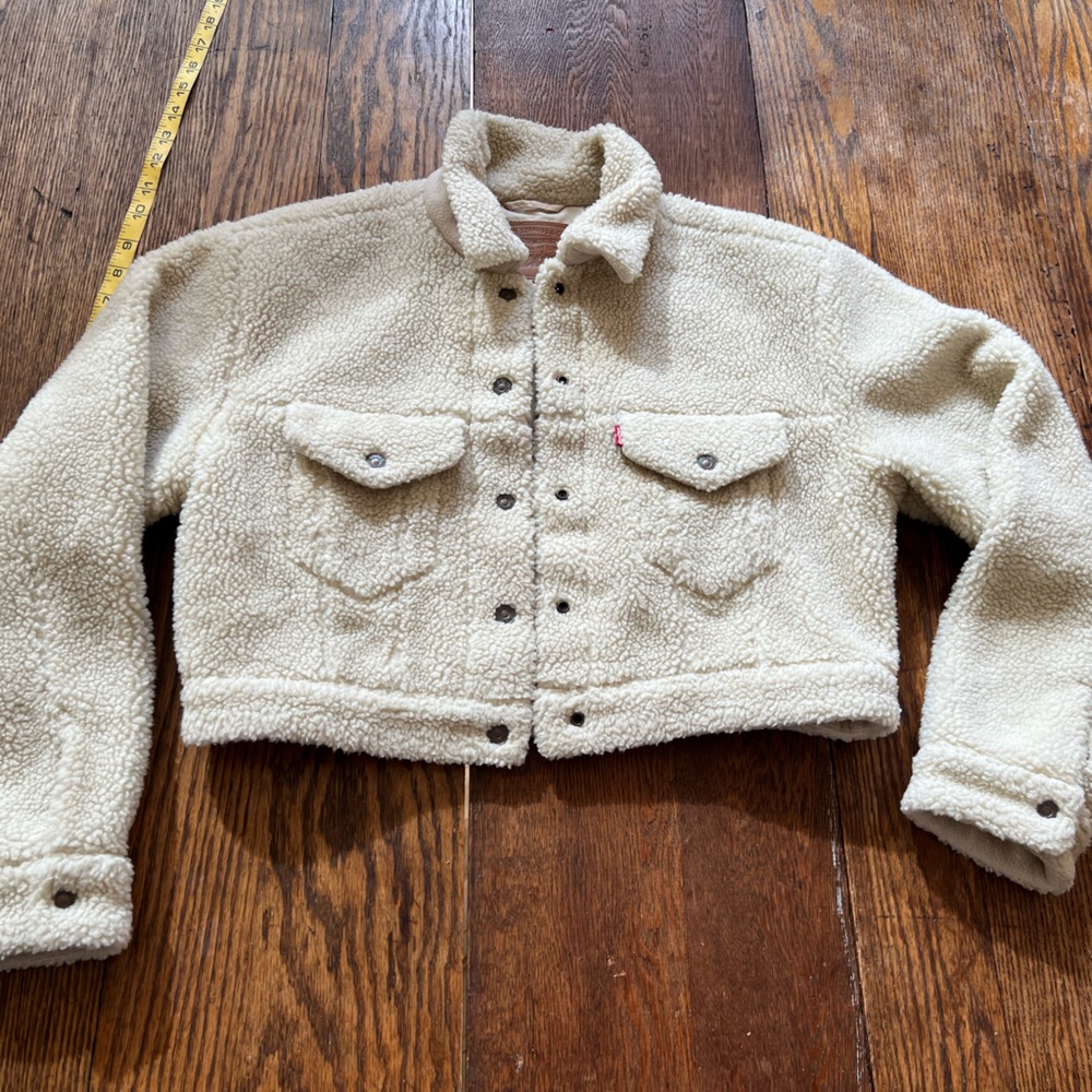 Levi’s cropped Sherpa Jacket size: s